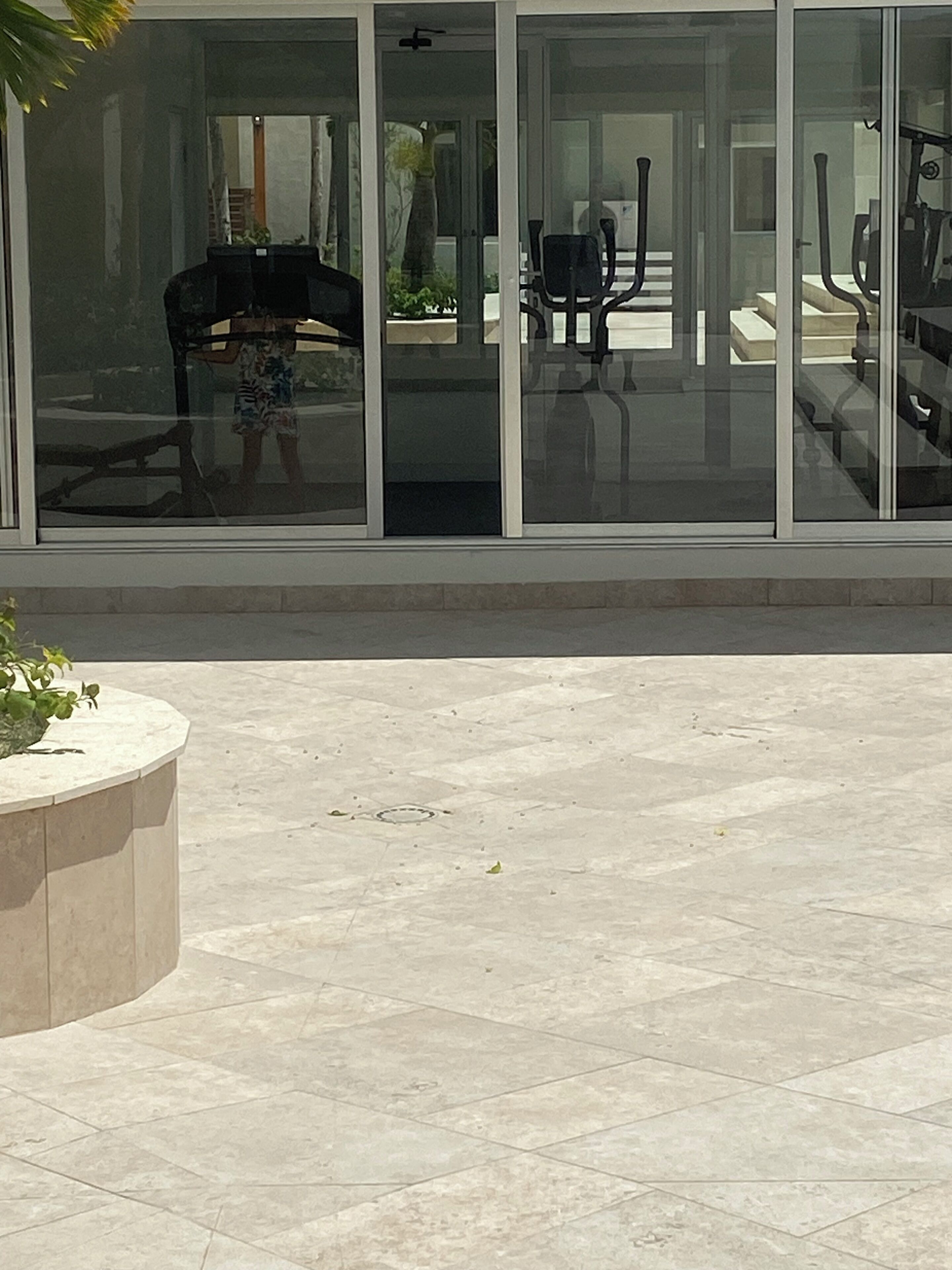 تفاصيل الفندق من الخارج