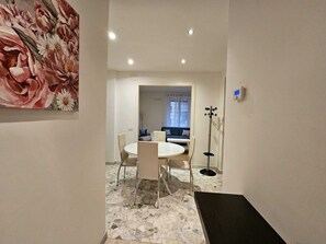 Interior - Isabella Bright Apartment (Rome)