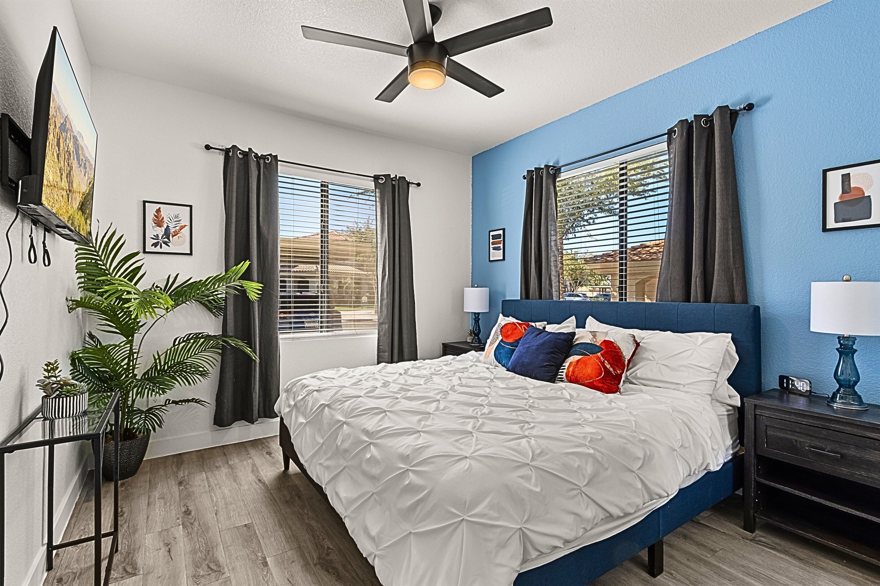 2 bedrooms, desk, iron/ironing board, travel crib