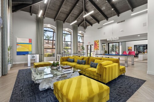 Near ASU: 2 King Beds-Hot Pool-Gym-Relaxing Stay