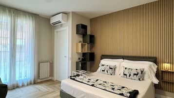 1 bedroom, in-room safe, desk, free WiFi