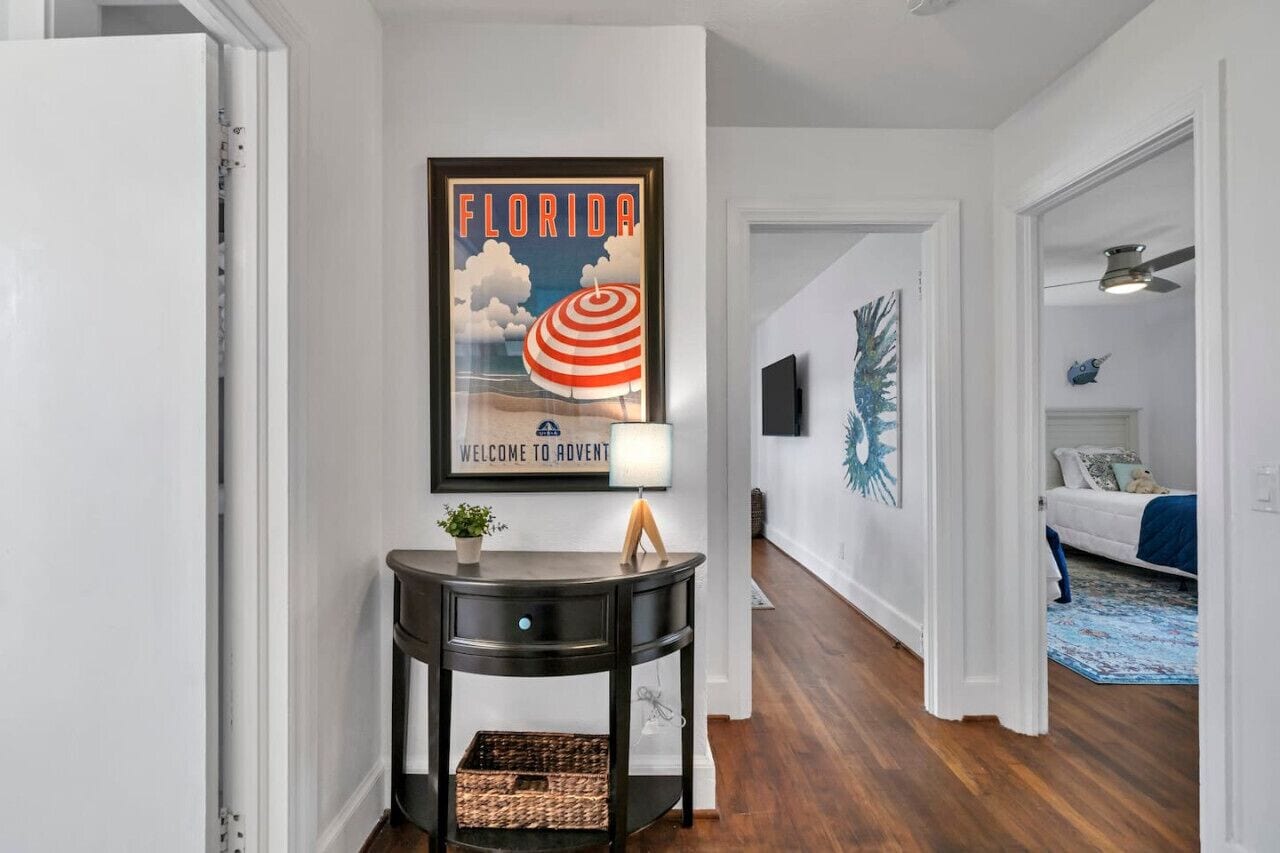 3 bedrooms, desk, iron/ironing board, travel crib