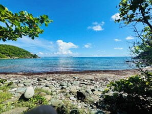 Sun loungers, beach towels - Relax in Fortuna! Villa with Free Car, AC in Bedrooms, Snorkeling Nearby (St Thomas)