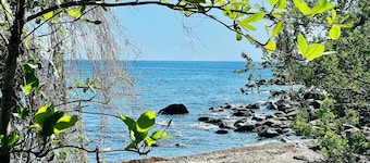 Relax in Fortuna! Villa with Free Car, AC in Bedrooms, Snorkeling Nearby