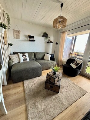 Comfort apartman, kilátással a hegyre | Nappalirész