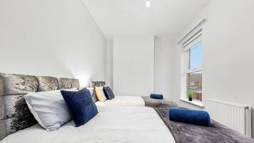 3 bedrooms, iron/ironing board, free WiFi