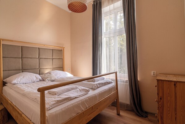 1 chambre, fer et planche à repasser, Wi-Fi gratuit