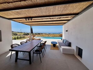 Outdoor dining - Faragas Hill Oasis Villa (Aliki)