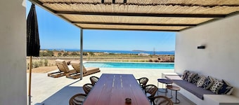 Faragas Hill Oasis Villa