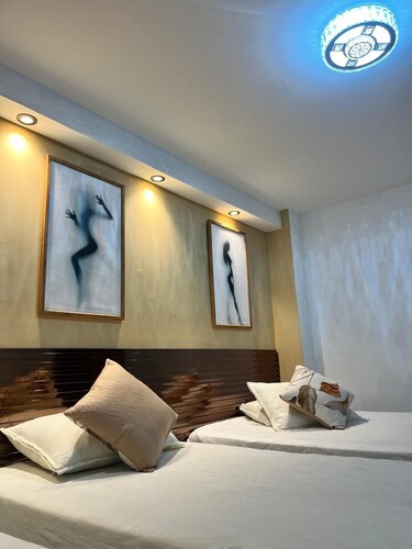 HOTEL LESUS