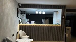 前台