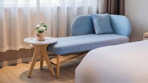 Interior - Homeinn · neo (Hangzhou Xiaoshan Train South Station Tonghuizhong Road Subway Station) (Hangzhou)