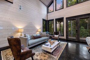 Smart-TV, peis, videospill og bøker