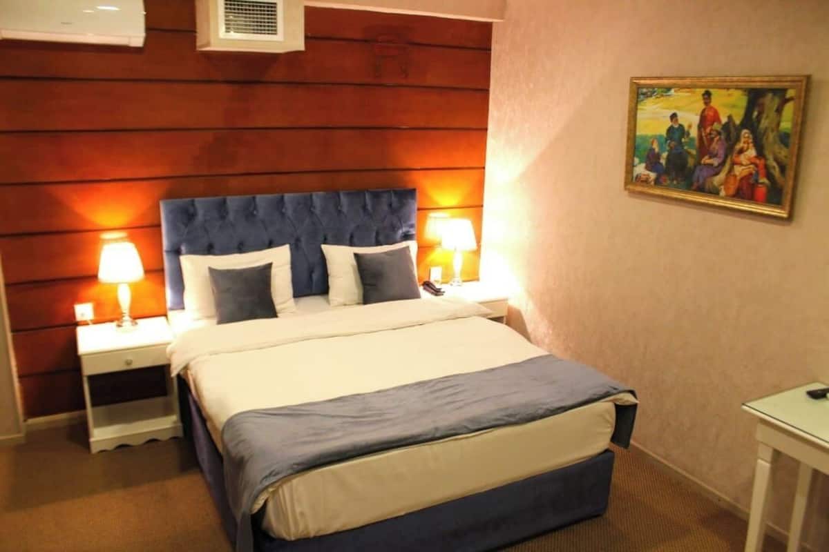 Basic Double Room, City View | In-room safe, laptop workspace, blackout drapes, soundproofing