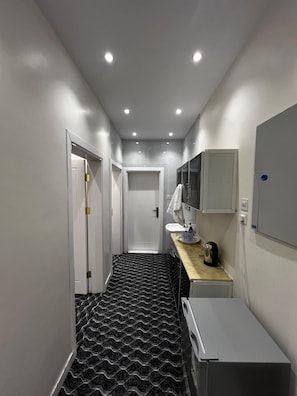 2 bedrooms, soundproofing, iron/ironing board, free WiFi