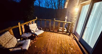 3-bedroom country house in charming Dowagiac with WiFi and laundry.