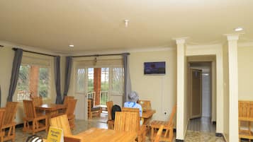 Free daily full breakfast