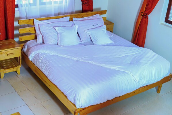 Standard Double Room | Free WiFi - Hakyiri B&B (Kabale)