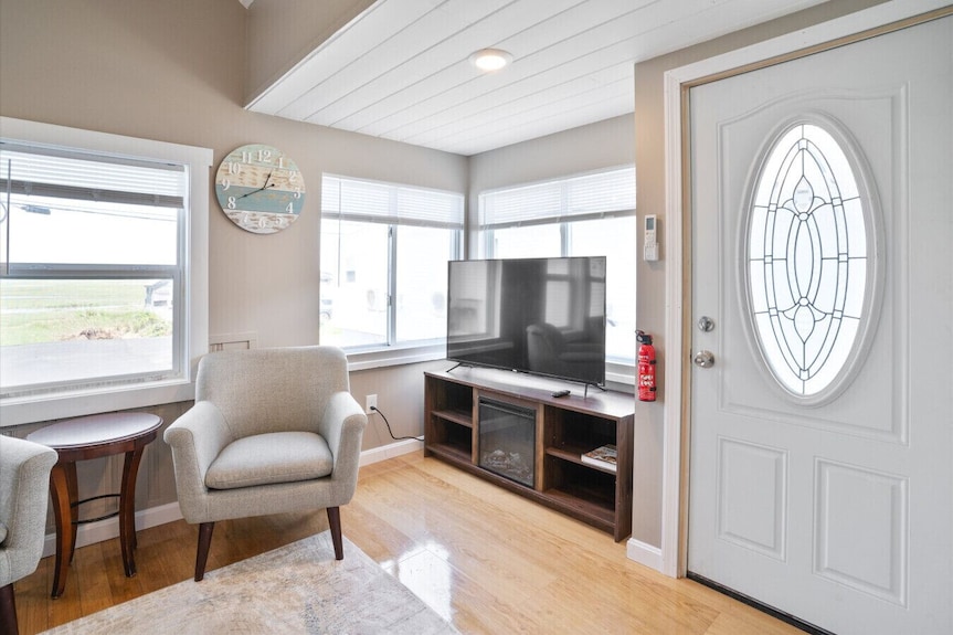 Couples Beach Side Condo Getaway - Exeter, NH