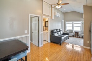 TV, fireplace - Couples Beach side condo getaway (Hampton)