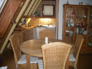 Fridge, stovetop, coffee/tea maker, electric kettle