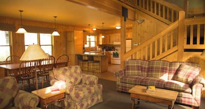 ADA Patterson Lake Cabin - 1 Queen/1 Queen Murphy/1 Twin