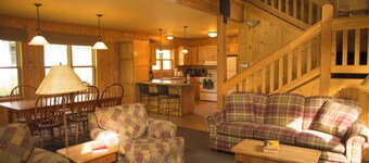 ADA Patterson Lake Cabin - 1 Queen/1 Queen Murphy/1 Twin