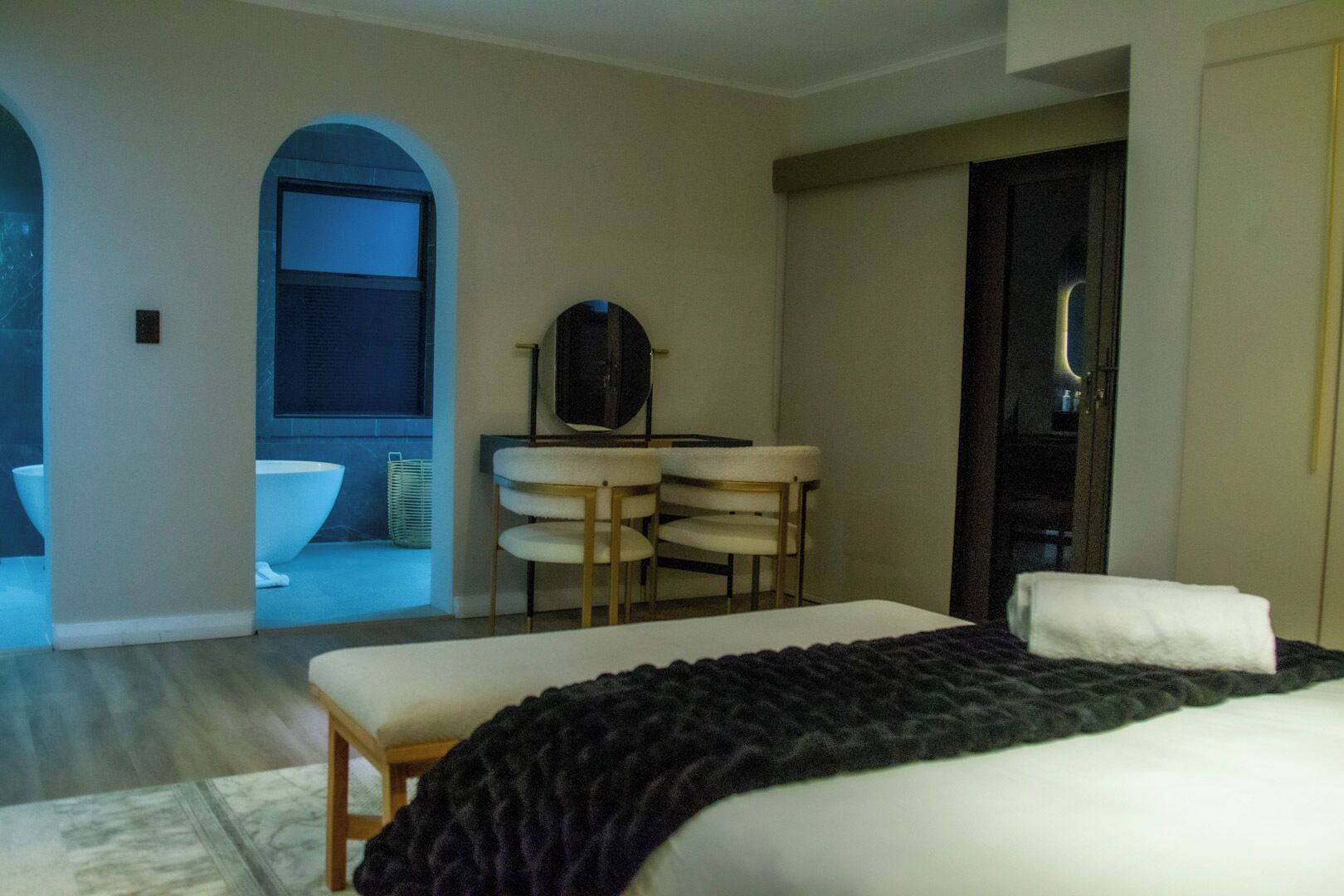 3 slaapkamers, een strijkplank/strijkijzer, wifi, beddengoed