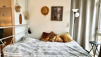 1 bedroom, desk, iron/ironing board, free WiFi