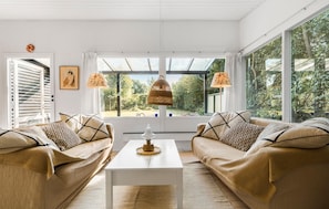 Smart TV, fireplace - 2 bedroom lovely home in Dronningmølle (Dronningmølle)