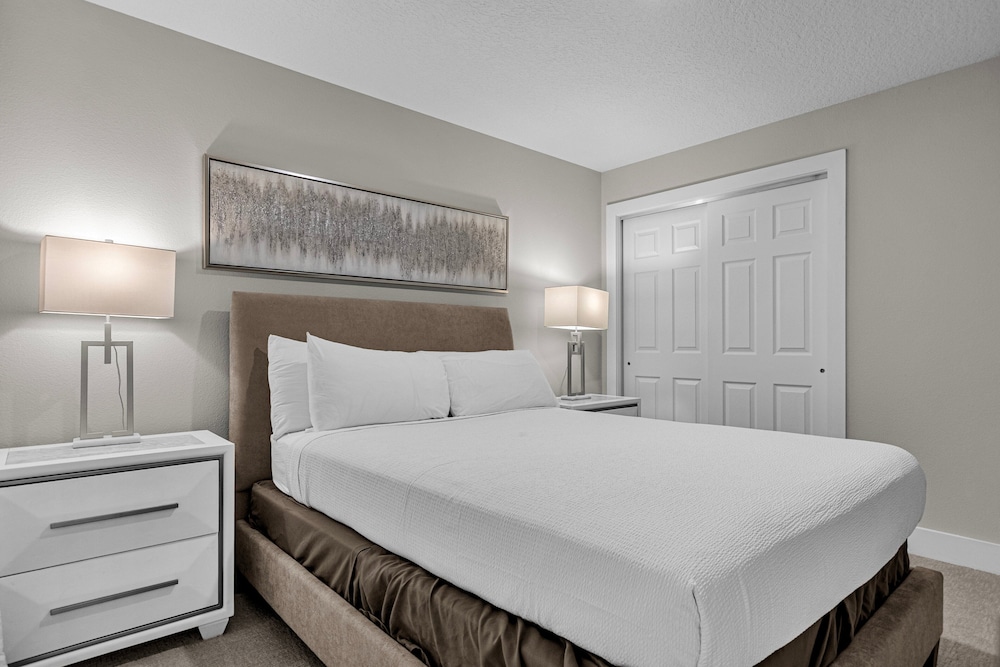 3 Bedroom Family Friendly Condo at WorldQuest near Disney Orange