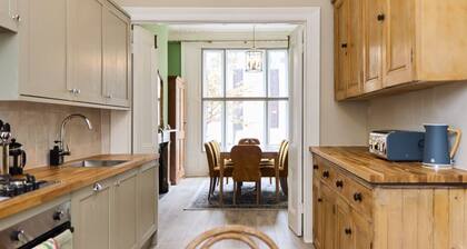 The Earl's Court Hideout - Lovely 4bdr House With Garden