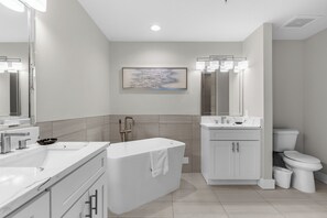 Shower - 3 Bedroom Spacious Condo at WorldQuest near Disney (Orlando)