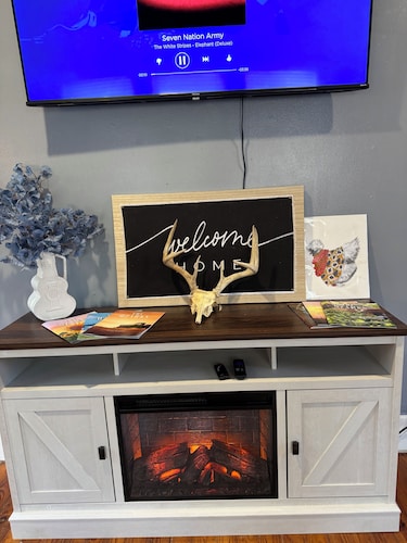 Charming 2-bedroom house with AC, WiFi in serene Van Buren