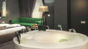Deluxe Double Room, Jetted Tub