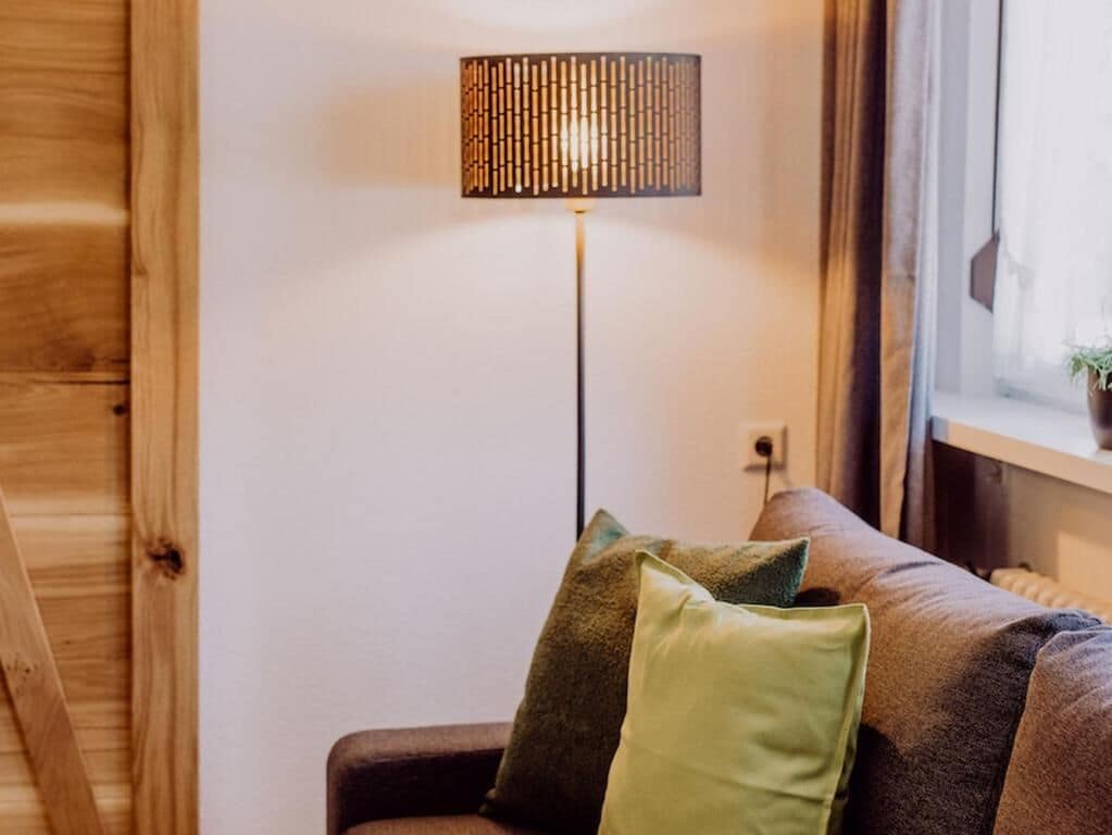 Individually furnished, free WiFi, bed sheets