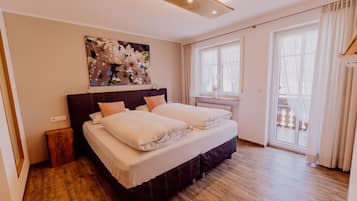 Familienapartment (Kirsche) | 2 Schlafzimmer, individuell eingerichtet, kostenloses WLAN, Bettwäsche