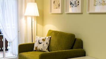 Comfort Apartment, Private Bathroom | WiFi (free), individually furnished, bed sheets