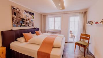 Familienapartment, eigenes Bad | Kostenloses WLAN, individuell eingerichtet, Bettwäsche