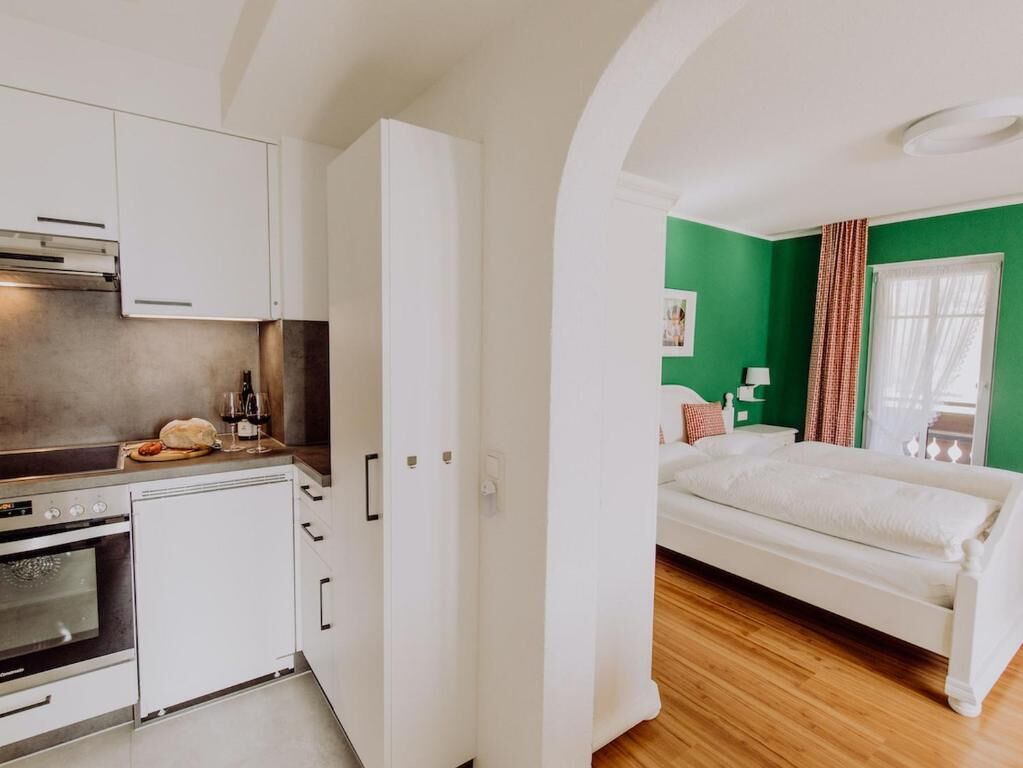 Individually furnished, free WiFi, bed sheets