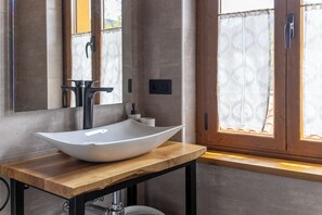 Ducha, cabezal de ducha tipo lluvia, artículos de tocador gratuitos