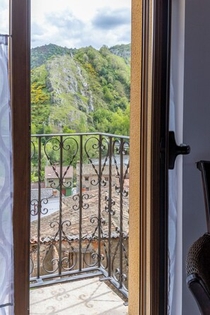 Deluxe-Doppel- oder -Zweibettzimmer, Terrasse, Bergblick