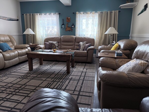 Smart TV, fireplace, printers