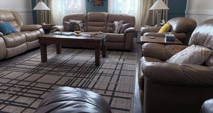 The Trailway Hub, ideally located in Deer Lake, 10 minutes from the airport