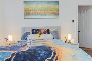 2 bedrooms, WiFi, bed sheets - Lovely Victorian Home. Spacious 2 bedroom w/ Parking. Bed & Breakfast Type Space (Jersey City)