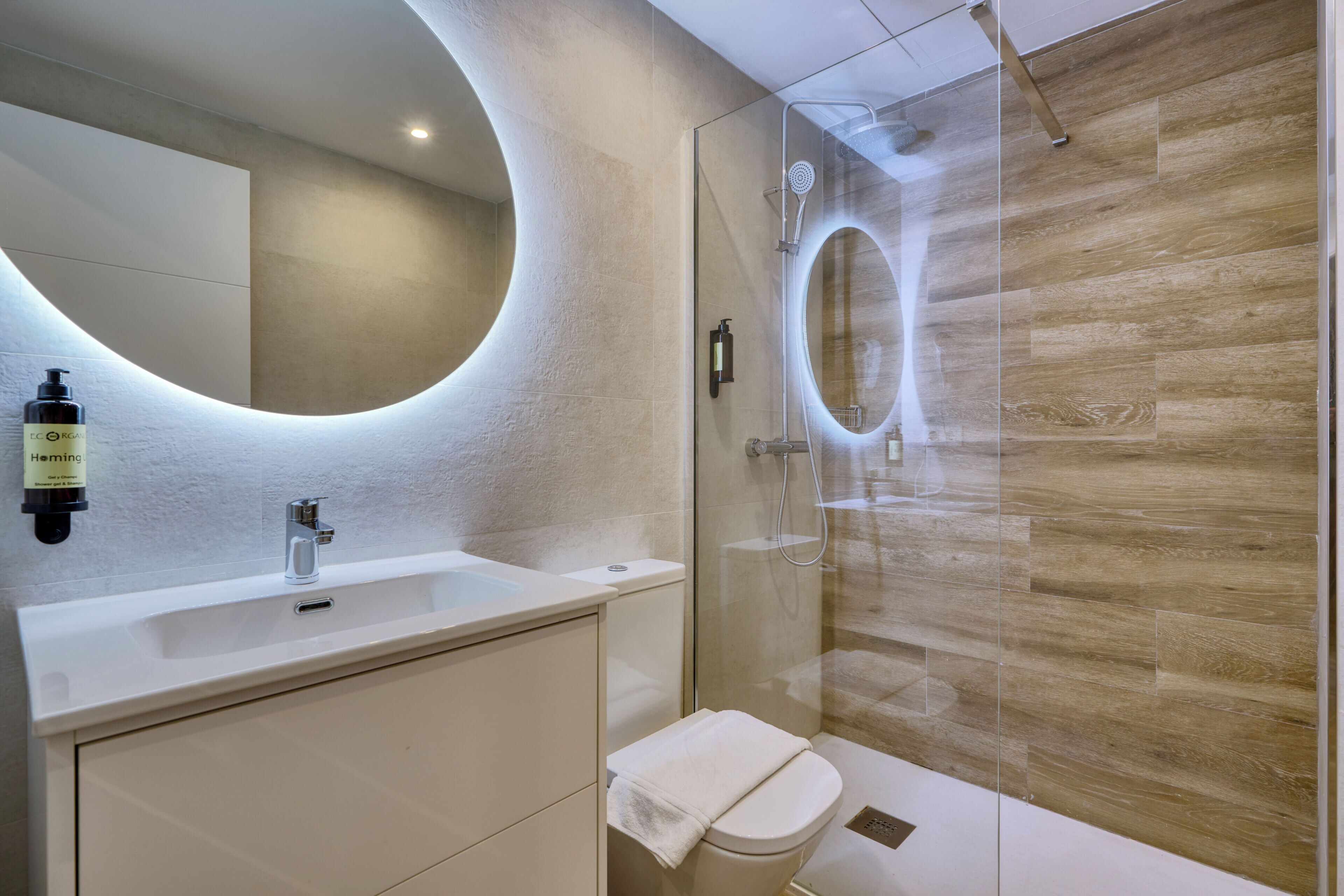 Business Apartment | Bathroom