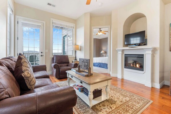 TV, fireplace, DVD player