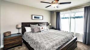 Family House, Mountain View | 4 bedrooms, iron/ironing board, free WiFi - Entrada at Moab 594 (Moab)