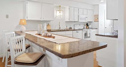 Prime Stay | Walk-In Unit, Pools, Near 76 Strip, Golf Course