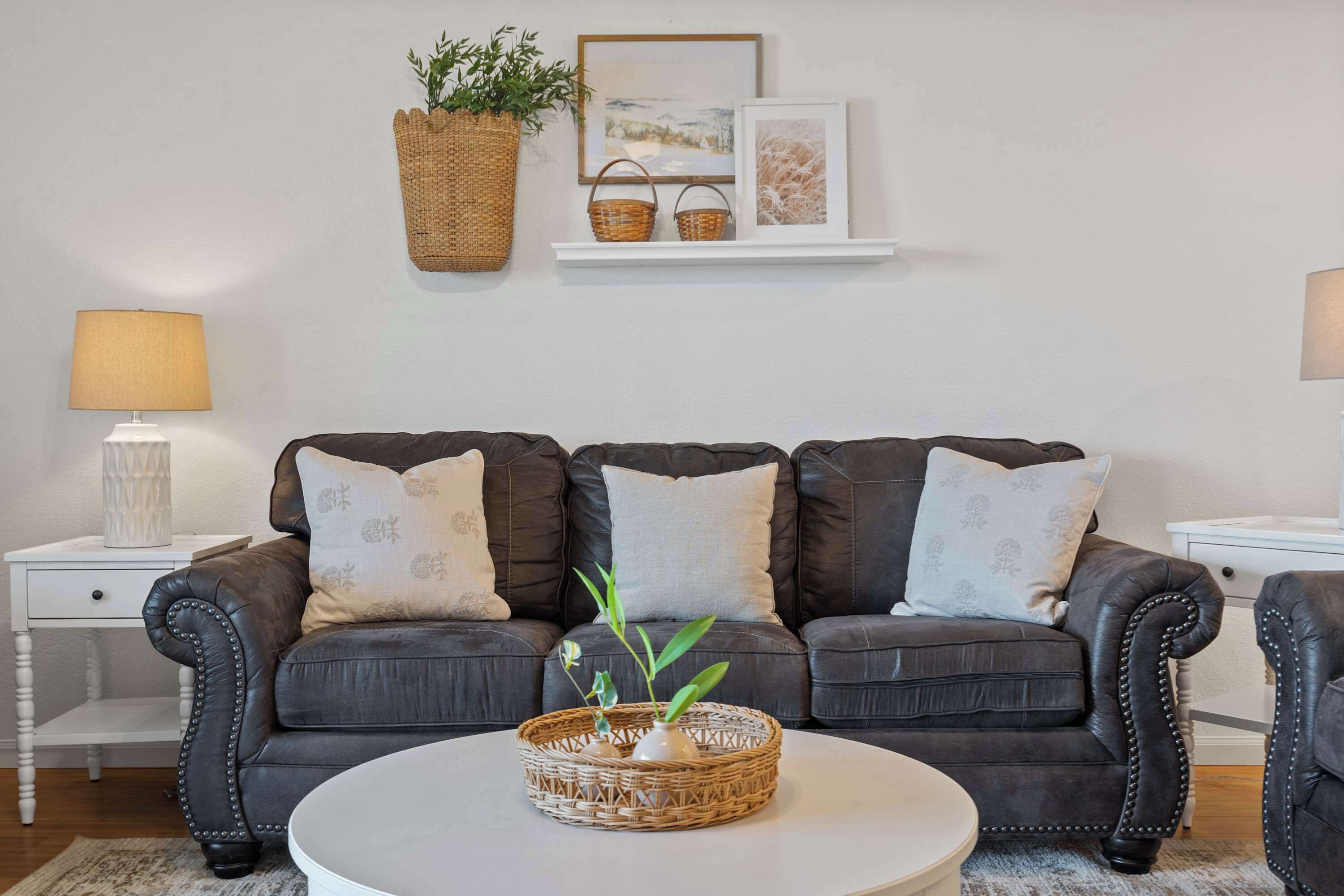 テレビ、DVD プレーヤー、書斎 / ワークスペース